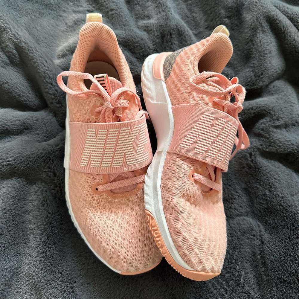 Coral Stardust Nike’s AR4543-600